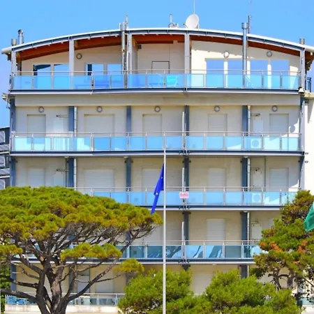 Seafront アパート
