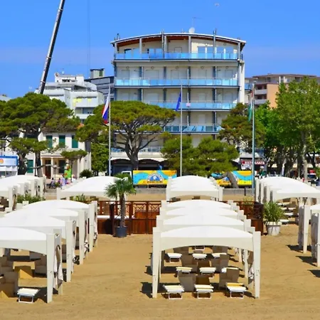 Seafront アパート